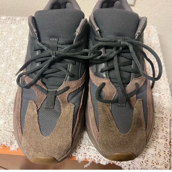 Authentic Adidas Yeezy boost 700 mauve - Picture 7 of 11